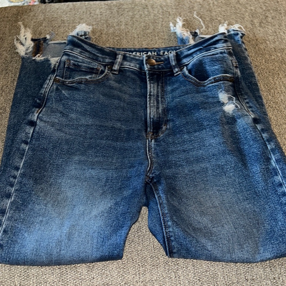 RIPPED SKINNY JEANS